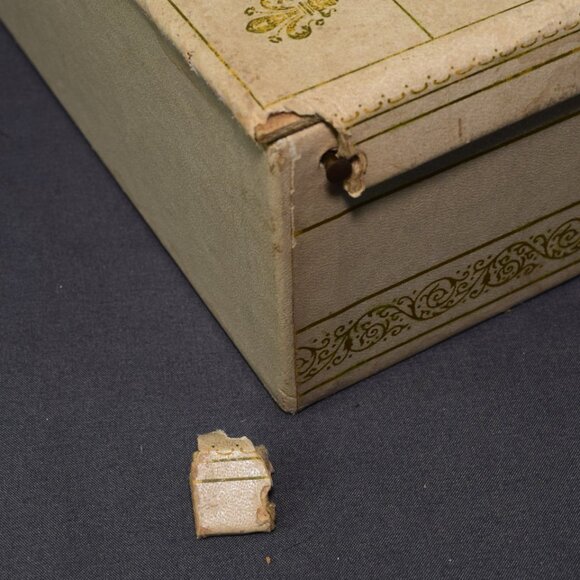 Vintage Jewelry Box Storage Organizer 2-Tier Off White Leather Red Satin Damaged - Picture 14 of 16